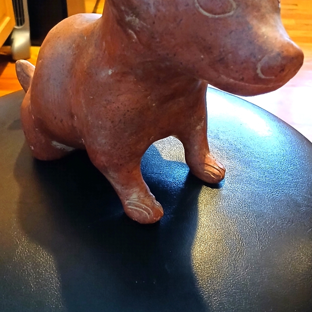 ANTIQUE PRE COLUMBIAN TERRACOTTA SEATED DOG